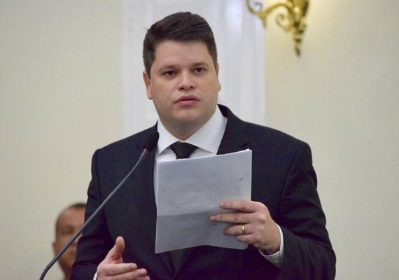 Deputado Davi Davino Filho reforça importância da 3ª dose no combate à COVID-19