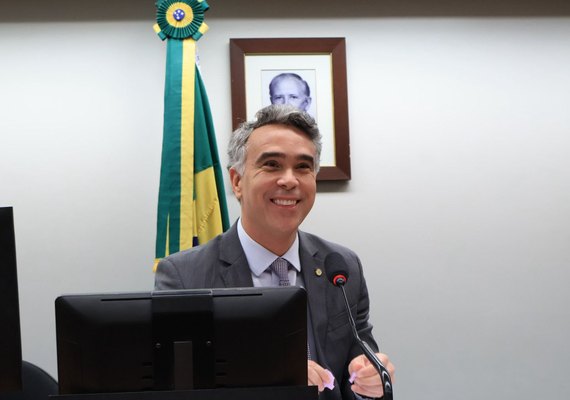Projeto de lei que aumenta pena em casos de violência contra profissionais da educação é aprovado na Câmara