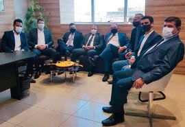 Após eleições, JHC tem ‘encontro cordial’ com Davi Davino