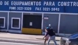 Vídeo: em briga de trânsito, homem é flagrado agredindo mulher com garrafa no Jaraguá