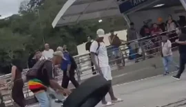 Roda de ônibus do BRT se solta e mata mulher no Rio de Janeiro