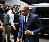 Chris Brown terá de pagar 67 milhões a ex-funcionária após ataque de cão