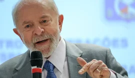 Lula critica privatizações de empresas públicas em visita à Telebras