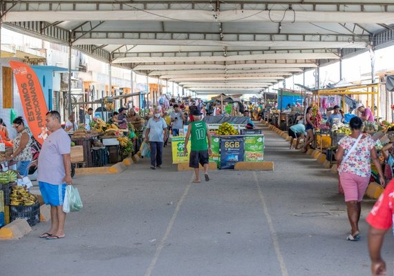 Confira o horário de funcionamento de mercados, feiras e Sine Maceió neste feriado