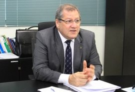AL vai a justiça para reaver R$ 4,4 milhões repassados para compra de respiradores