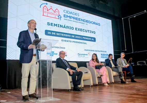 “Turismo em Penedo é um bom negócio para todos”, destaca prefeito durante seminário