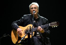 Live de Caetano Veloso para arrecadação de campanha é autorizada pelo STF