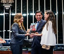 Comenda Ceci Cunha homenageia mulheres na política e legado em Alagoas