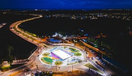 JHC entrega areninha e rotatória com área de lazer no Benedito Bentes