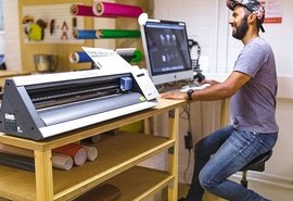 Quer ser seu próprio chefe? E que tal ganhar um dinheiro extra em casa ou até mesmo em sua gráfica?