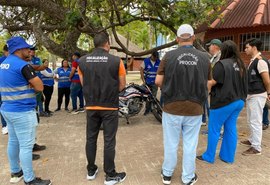 Ambulantes recebem orientação sobre novas regras na faixa de areia