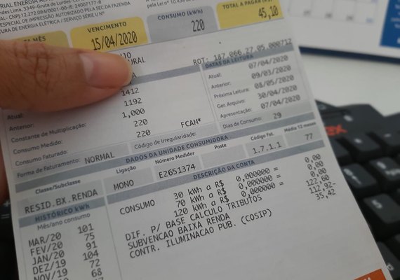 Conta de luz deve ficar 20% mais cara; Aneel discute reajuste para este mês