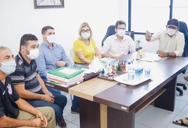 Palmeira firma parceria com agricultores para aquisição de alimentos para merenda escolar