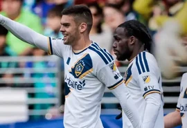 Cruzeiro negocia contratação de Gabriel Pec, destaque no LA Galaxy