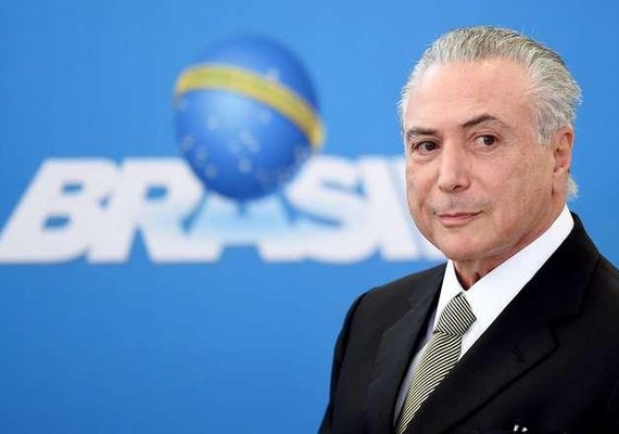 Temer troca em média três ministros por mês