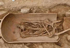 Esqueleto de 1.600 anos é encontrado dentro de jarro gigante na Bulgária