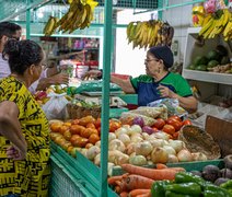 Permissionários do Mercado de Jaraguá são transferidos durante reforma