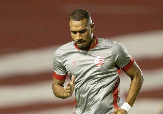 Lateral Kevyn, ex-Náutico, assina contrato com o CSA