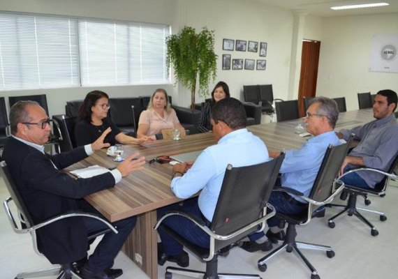 Sistema Fecomércio e prefeitura de Palmeira discutem parceria