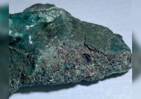 Rochas feitas de plástico são achadas em ilha brasileira