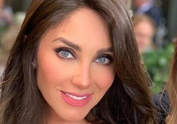 Anahí posta link pirata de vídeo da banda RBD