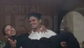 Lucas Guimarães vive romance com enteado de Manu Bahtidão