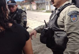 Petista é agredida por PMs na porta de casa em Maceió