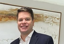 Davi Davino lidera disputa ao Senado em Maceió, aponta nova pesquisa