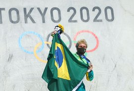 Pedro Barros conquista a medalha de prata no skate park
