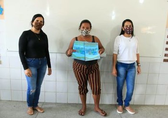 Secretaria de Educação distribui 6 mil kits de atividades para alunos durante quarentena