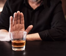 Canetas emagrecedoras podem reduzir vontade de beber, diz estudo