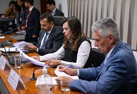 Comissão aprova medida que assegura reajuste de piso salarial de professores