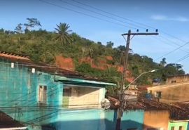 Rio Jacuípe transborda e atinge 'teto' das casas; imagens impressionam