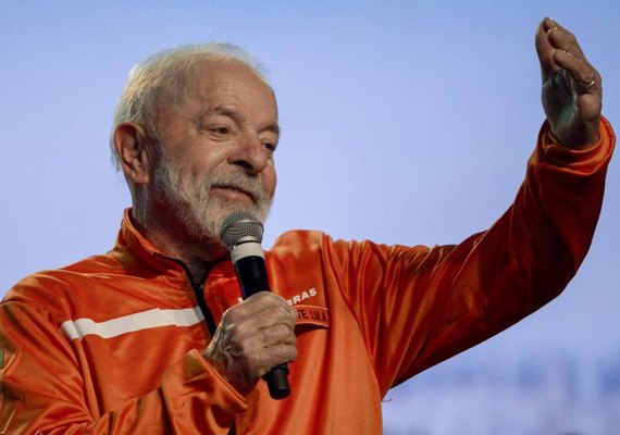 Pesquisa CNT mostra Lula na frente e com vitória sobre todos os adversários em 2026