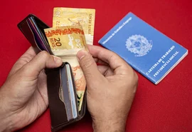 Salário mínimo de R$ 1.412 entra em vigor nesta segunda-feira