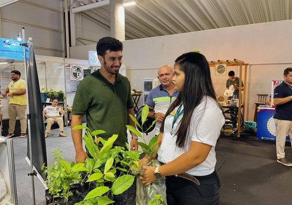 Uneal destaca inovação e pesquisa na 1ª Arapiraca Agro Show