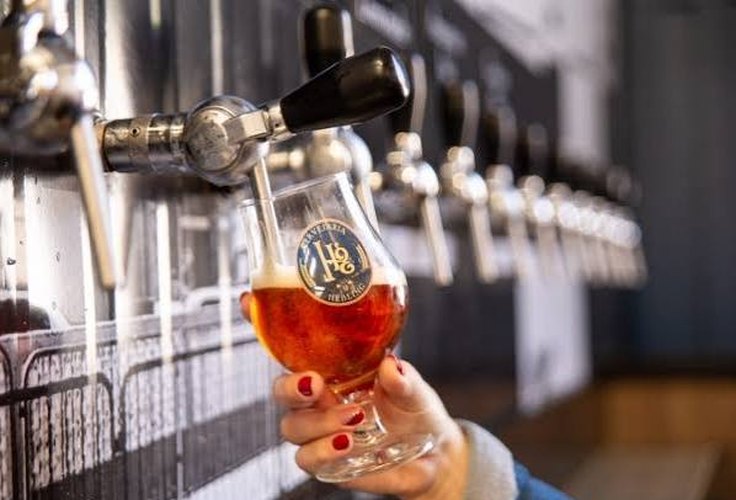 Oktoberfesta de Moema brinda à tradição alemã com festa e chope na zona sul de São Paulo