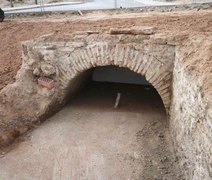 Ponte de 400 anos é redescoberta durante obras e revela antiga estrada roma
