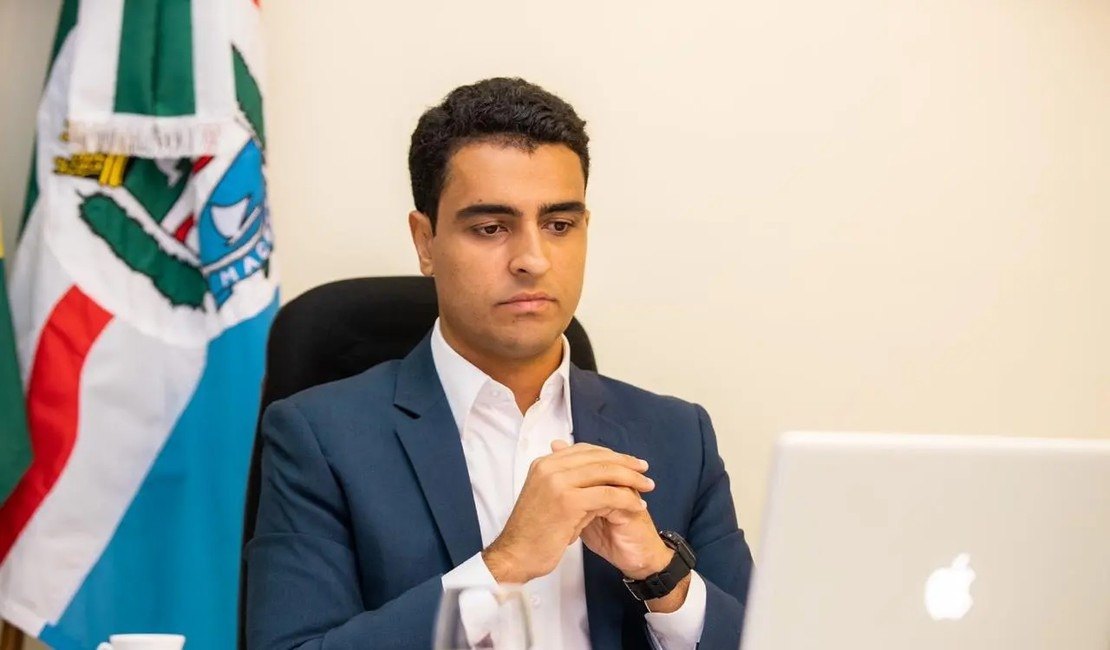 Diante de multidão de fiéis, Arcebispo Dom Beto anuncia Frei Gilson em Maceió, mas JHC 'passa em branco'