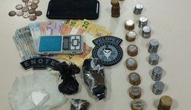 Mulheres são presas por tráfico em Teotônio Vilela com drogas escondidas em mochila infantil