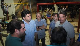 Prefeitura faz vistoria de obras e entrega praça revitalizada no Antares