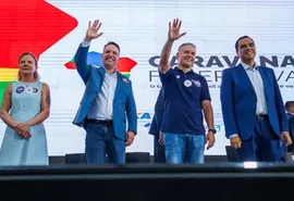 Renan anuncia saída do ministério em 30 dias e assume tom de candidato