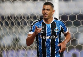 Diego Souza vira artilheiro do ano entre times da Série A