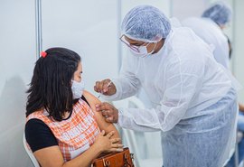 Arapiraca inicia vacinação de pessoas com 30 anos nesta sexta-feira (30)