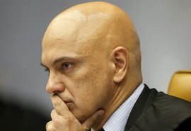Moraes pede dados da apuração da PF sobre Bolsonaro
