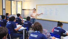 Governo de AL e Instituto Península fecham parceria para prestar apoio socioemocional a educadores