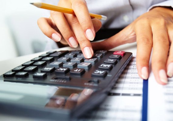 1ª parcela do IPVA para veículos com finais de placas 1 e 2 deve ser paga até sexta (26)