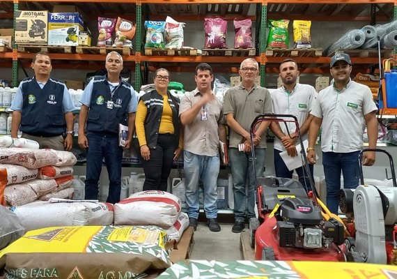 Adeal e Crea-AL realizam operação de fiscalização em revendas de agrotóxicos