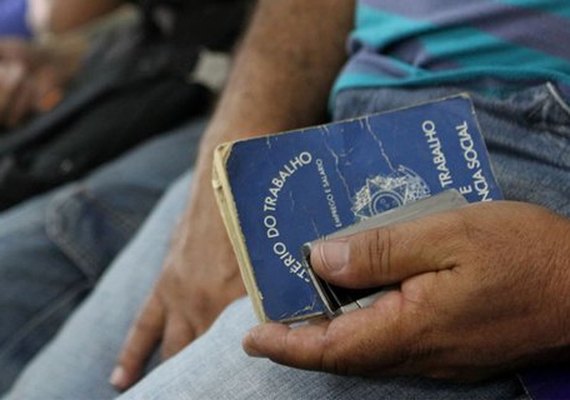 23 mil postos de empregos fecham e trabalhos informais crescem AL