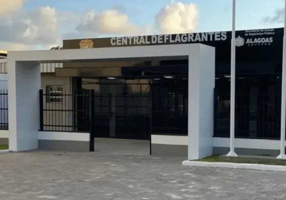 PM apreende 10 armas caseiras em terreno baldio na Cidade Universitária